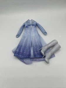 Vestito e stivali bambola Barbie Frozen - Foto 1 di 2