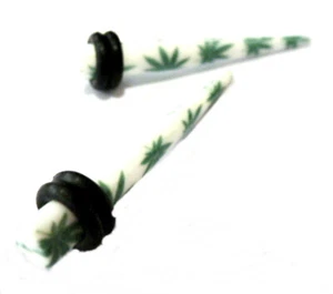 PAIR-Tapers Weed Pot Leaf Acrylic 04mm/6 Gauge - Picture 1 of 4