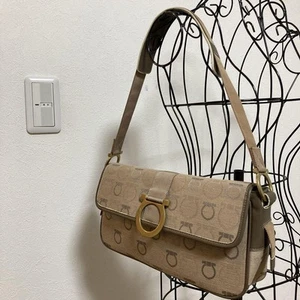 Salvatore Ferragamo shoulder bag Purse Gancini Beige Gold Canvas Authentic Used - Picture 1 of 12