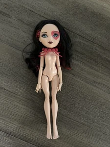 Mattel Ever After High Lizzie Hearts Puppe Mattel 2012 - Bild 1 von 4