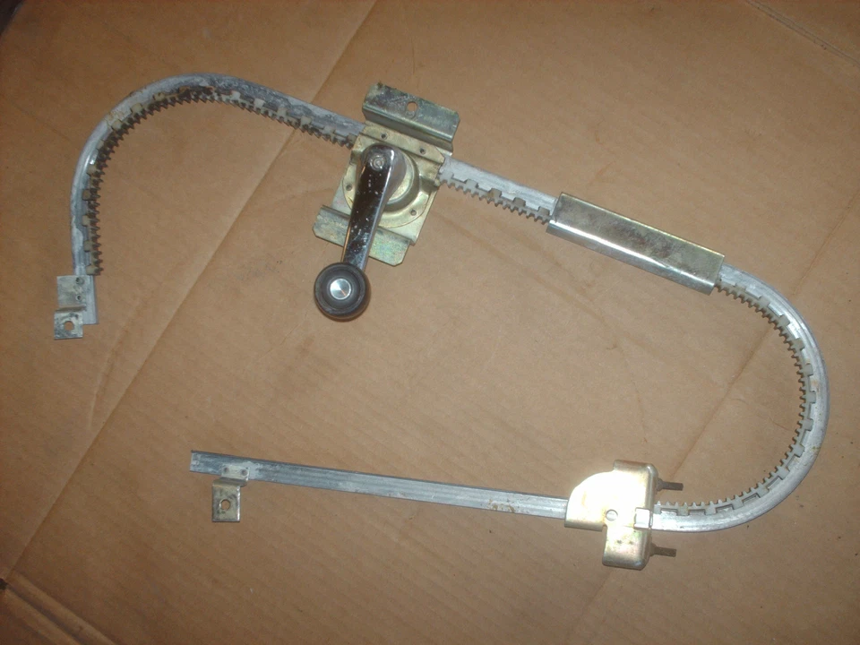 Dodge Aries Reliant K Regulador Ventana Trasera Coche LH Drivers 86 87 88 89 Manual Foto 1 de 1