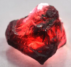 25.05 Ct Natural Red Pianite GGL Certified Top Quality Best Rough - Picture 1 of 4