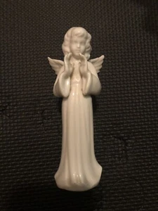 Estatuillas de ángel de pie de porcelana blanca de Dresde de colección marca de fabricante azul de 5,5" - Imagen 1 de 5