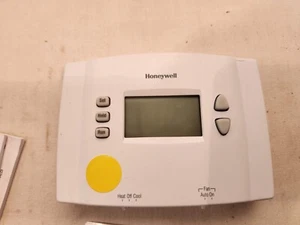 Honeywell RTH2410B 5-1-1 Day Programmable Thermostat Digital Backlit Display - Picture 1 of 5