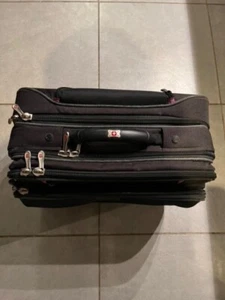 Wenger Swiss Gear Laptop Case Wheeled Travel Bag with extendable handle - Picture 1 of 6