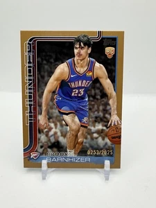 Brooks Barnhizer 2025-26 Topps Flagship Rookie Gold /2025 RC #245 - Bild 1 von 2
