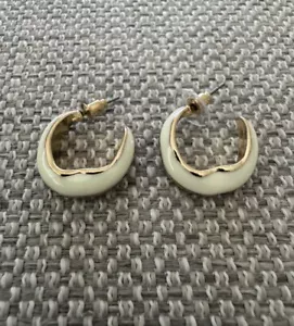 RARE New Elk Off White Enamel & Gold Metal Round Half Hoop EARRINGS - Picture 1 of 6