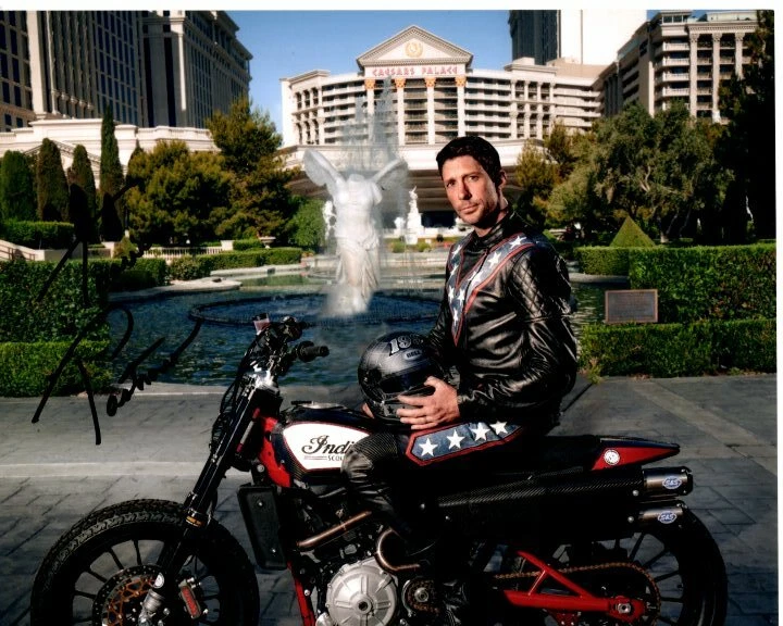 Foto holográfica firmada por Travis Pastrana 8x10 INDIAN SCOUT MOTO CERTIFICADO DE AUTENTICIDAD Foto 1 de 2