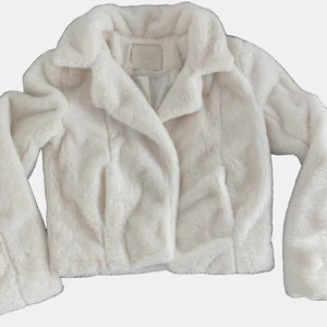 SILENT NEW YORK Women's Ivory Faux Fur Cropped Open Jacket - Small NWT - Picture 1 of 6