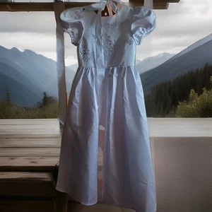 JJ House White Flower Girl Dress Emboroidered Size 8 Made By Hand - Picture 1 of 6
