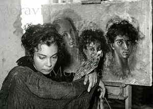 Photographie,  "Léonor Fini dans son atelier",  Paris,  1934       /    15 x 20 - Bild 1 von 1