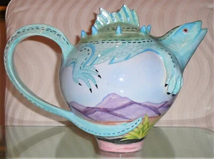 Artisan lizard handmade pottery teapot, signed. Purchased in Arizona in 1980s - Picture 1 of 5