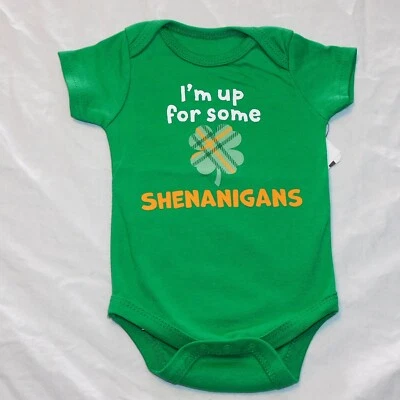 NUEVO Bebé Primer San Patricio Día Una Pieza Shenanigans 3 Meses Unisex Lucky Irish Foto 1 de 2