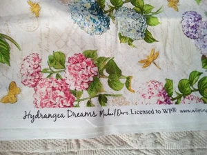 Tela Hortensia Dreams de Wilmington Impresiones Michael Davis Abejas Mariposa RARA - Imagen 1 de 5