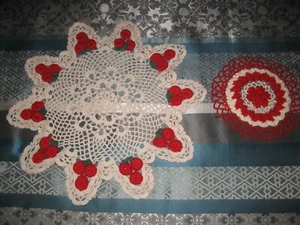 2 Doilies, 2 Pretty Doilies........Use together for best look/see pic - Picture 1 of 3