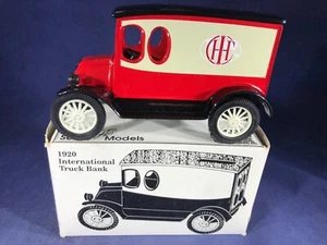 D3-20 AMERICAN CLASSIC 1:25 SCALE BANK - 1920 TRUCK - INTERNATIONAL HARVESTER IH - Picture 1 of 7