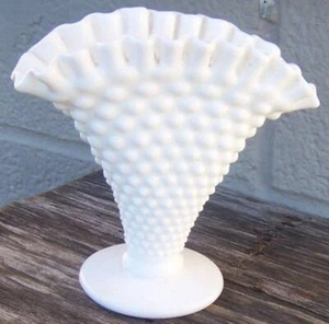 White Milk Glass Hobnail Large Fan Vase Vintage Decorative Holiday Table - Picture 1 of 3