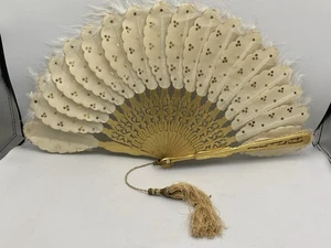 BEAUTIFUL ANTIQUE JENNY LIND/PALMETTE SILK LEAF FOLDING HAND FAN (317) - Picture 1 of 12