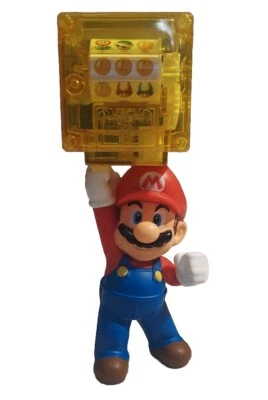 Super Mario Brothers Mario Punching Power Up Slot Block 2018 McDonalds  Foto 1 de 4