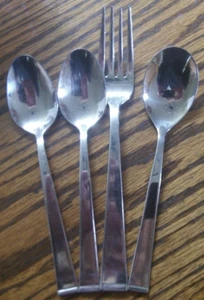 Wallace Julienne 18/10: 1 Dinner fork, 2 teaspoons, 1 sugar spoon. 4pc lot A5 - Picture 1 of 2