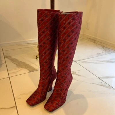 Botas Largas FENDI Caligrafía USADAS UNA VEZ 36 MUJER de Japón JP!!!!!!!!!!!!!!!! Foto 1 de 4