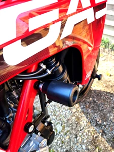 GASGAS SM700 2022-2024 CRASH PROTECTION PUCKS KNOBS ENGINE SAVERS SLIDERS OGGYS - Picture 1 of 8