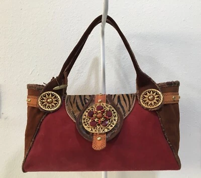 Bolso Cartera Mary Frances Dos Tonos Cuero Adornado Medallones Cuentas Tachuelas Foto 1 de 4