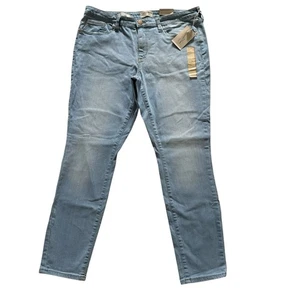NWT Universal Thread Mid Rise Skinny Smooth & Sculpt Slim Leg Light Denim Jeans - Picture 1 of 15