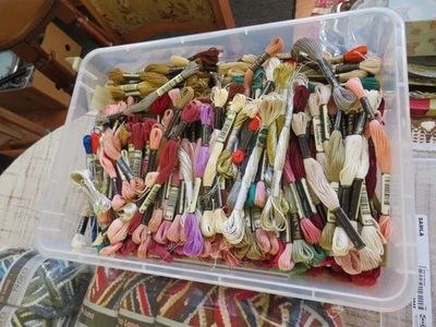 1. Kiste Perl Garn 100% COTTON aus Laden Auflösung Damen - Bild 1 von 2