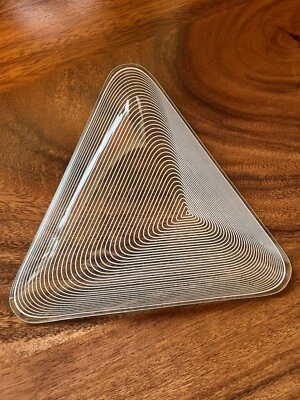 Plato de vidrio Lausitzer triangular y concéntrico cristal op art años 60 Foto 1 de 4