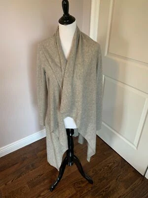 EUC DONNA KARAN Beige Cashmere Cardigan SZ S/P - Imagem 1 de 4