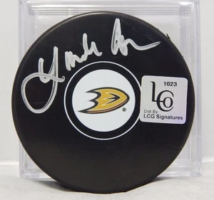Linda Cohn Signed Anaheim Ducks Logo Puck LCO Exclusive COA ESPN SPORSTCENTER  - Picture 1 of 3