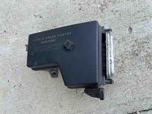 2002-2005 DODGE RAM 1500 2500 UNDER HOOD FUSEBOX RELAY PANEL TIPM  BOX P56051039 - Picture 1 of 4