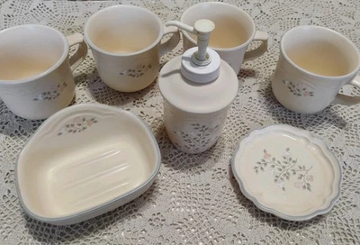 Juego de accesorios conmemorativos Phaltzgraff jabonera, dispensador, tazas Foto 1 de 4