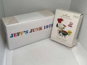 2011 Hallmark PEANUTS Ornament “Grill Master Snoopy” Spotlight on Snoopy #14 - Picture 1 of 9