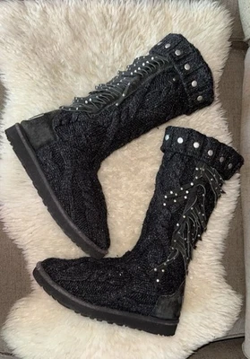 BOTAS UGG x JIMMY CHOO NEGRAS CON TACHUELAS FRAY para mujer talla 7 Foto 1 de 4