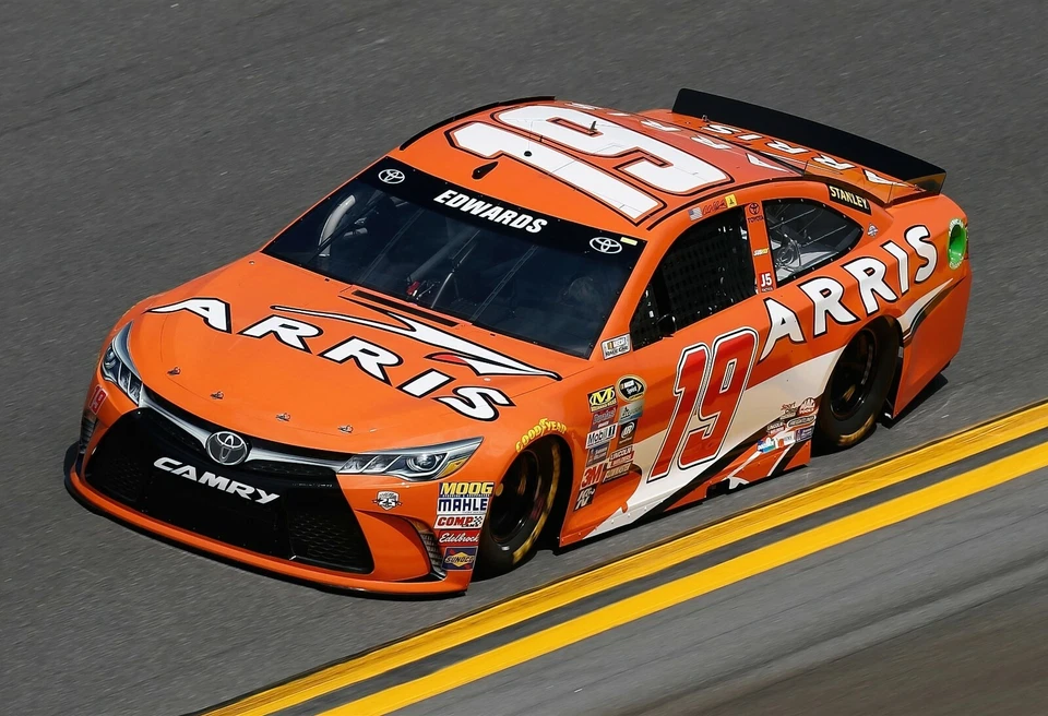 Cartel Carl Edwards NASCAR 2016 sin bordes 13x19 impresión fotográfica brillante NDF5 Foto 1 de 1