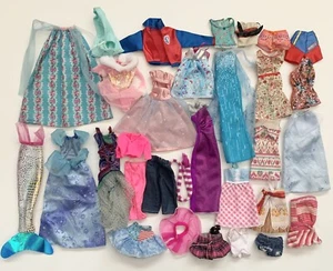 Lote Grande Ropa Barbie 31 Piezas Vestido Top Falda Princesa WNBA Algunos De Colección Años 90 - Imagen 1 de 17