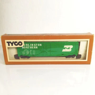 Tyco 339E 50' Burlington Northern Boxcar Model Train Green In Original Box - Image 1 of 4