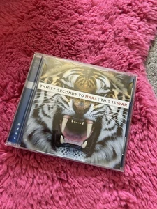 CD Album: Thirty Seconds To Mars : This Is War - Picture 1 of 3