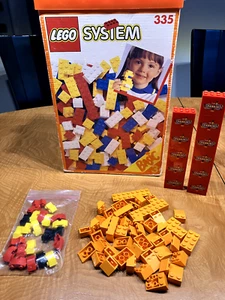 Lego 335-1 Basic Building Box mit Bügel und Steinen:Fabrik 2002,3063 rund,orange - Bild 1 von 12