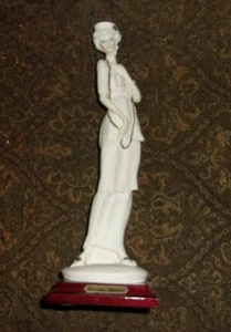 Giuseppe Armani Italy "DAME MIT HALSKETTE" #0411F Figur FLORENZ 1987   - Bild 1 von 3