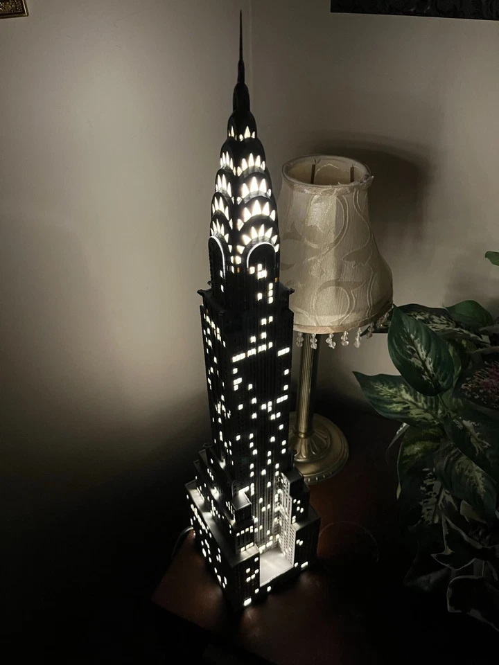 Modelo iluminado edificio Chrysler - impreso en 3D Foto 1 de 4