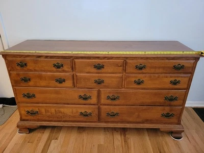 Ethan Allen Reliquia Diez Cajones Triple Cómoda Nuez moscada Arce 65" Ancho  Foto 1 de 4