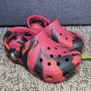 Crocs Classic Marbled Clog Toddler Size C8 Red Black 206838-6EO NEW - Picture 1 of 7