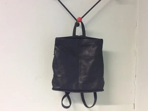 St Michael Marks and Spencer vintage genuine black leather medium size backpack - Picture 1 of 7