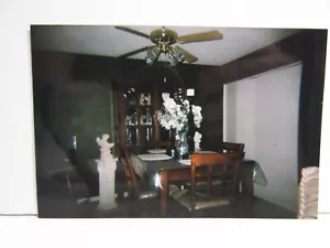 1980S VINTAGE FOUND PHOTOGRAPH COLOR ORIGINAL ART AMERICANA DINING ROOM SCENE - Picture 1 of 4