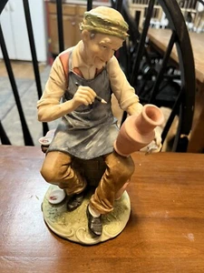 "Estatuilla de porcelana estilo Capodimonte 9"" EL FABRICANTE DE CERÁMICA firmada por A. Benni Italia" - Imagen 1 de 5