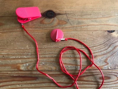 REEBOK ZR8 SAFETY KEY - BRAND NEW - FREE DELIVERY - Image 1 of 2