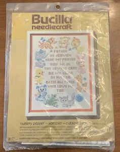 Bucilla Needlecraft Vintage "Preghiera del vivaio" - Foto 1 di 2